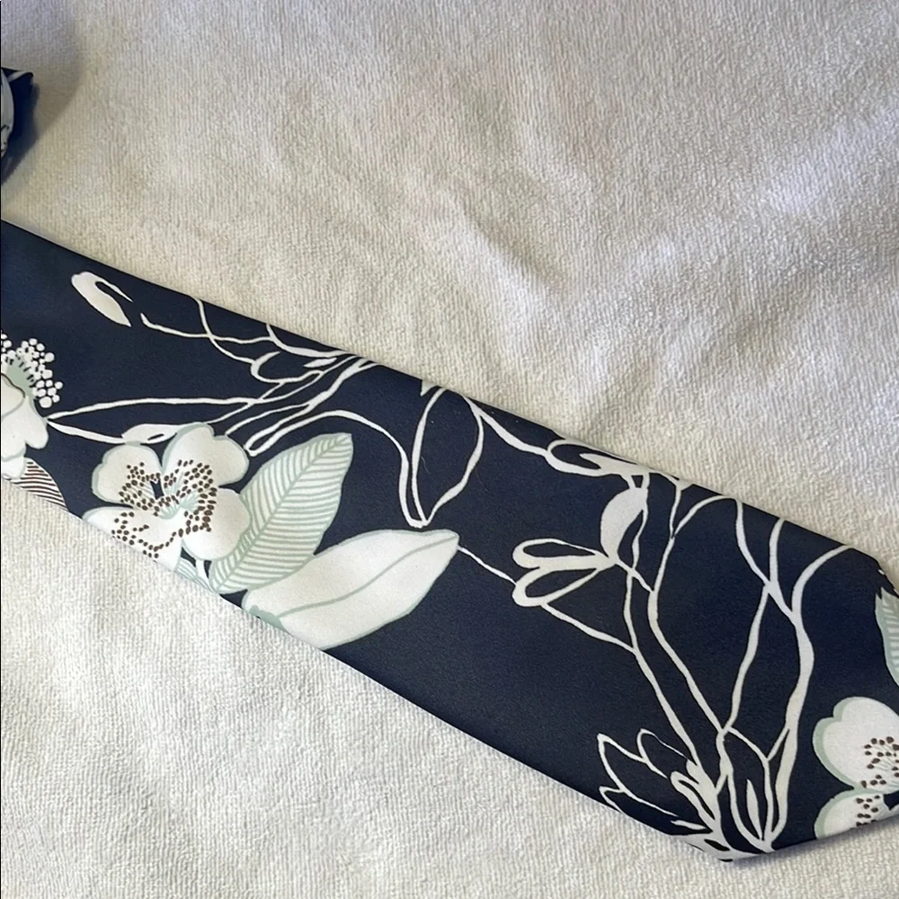 Vintage Floral Patterned Tie